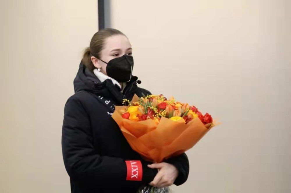 【比赛关键事件】第12分钟，乔-戈麦斯在右路送出传中，路易斯-迪亚斯中路跟进头球攻门得手，利物浦1-0LASK林茨。